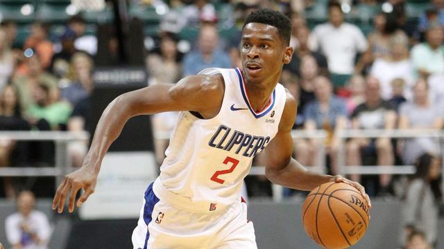 长传给边路 长传给边路