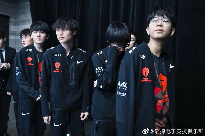 吸引了来自 吸引了来自