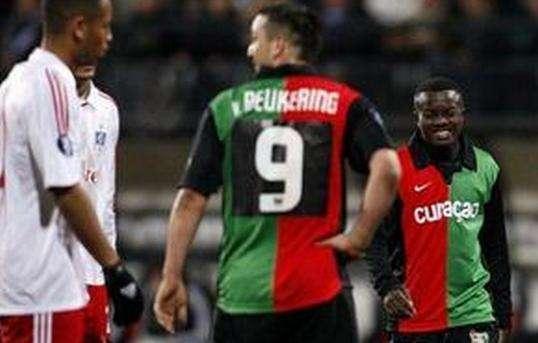 地面短传配 地面短传配